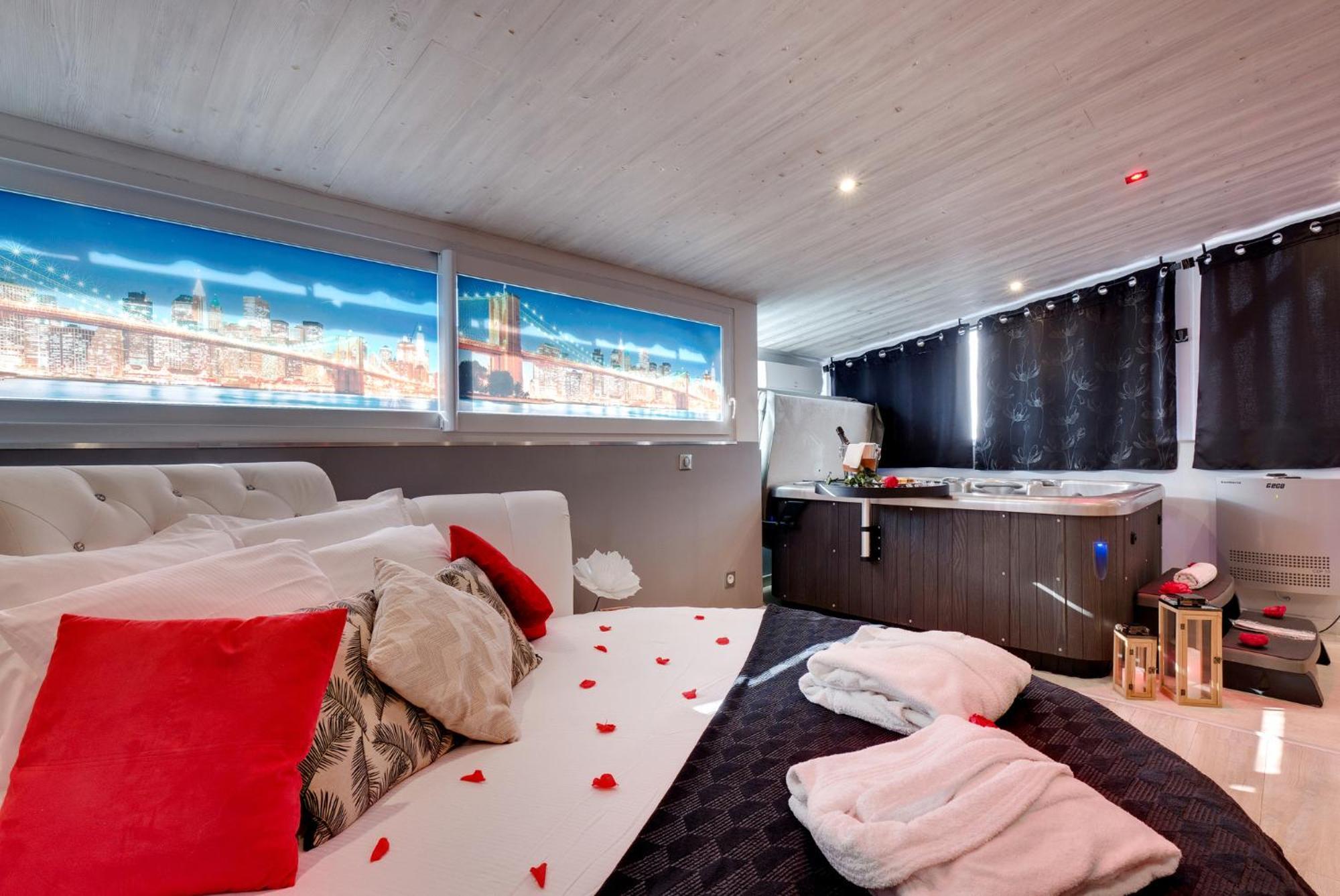 Suite Brooklyn Jacuzzi Βισύ Εξωτερικό φωτογραφία