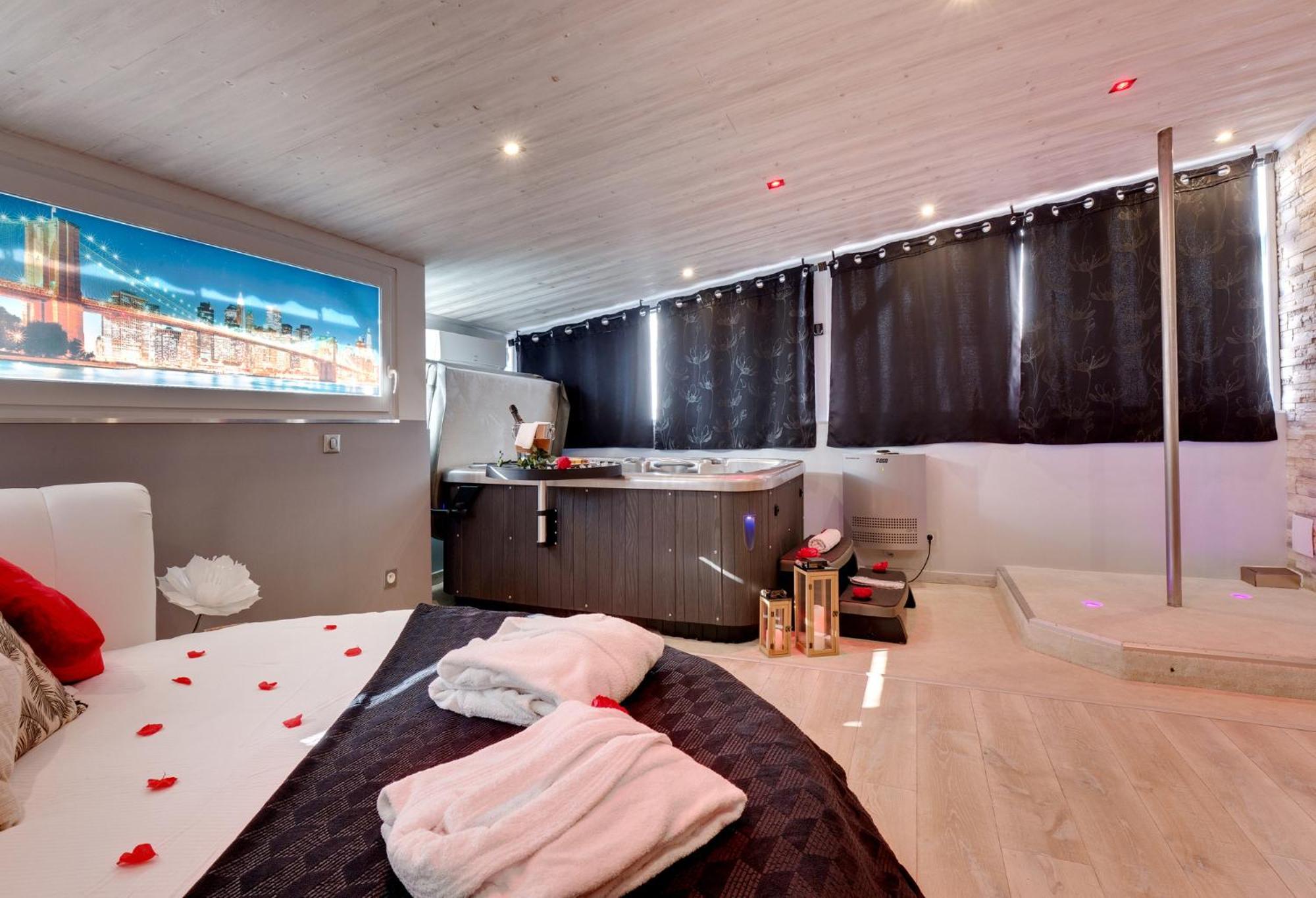 Suite Brooklyn Jacuzzi Βισύ Εξωτερικό φωτογραφία